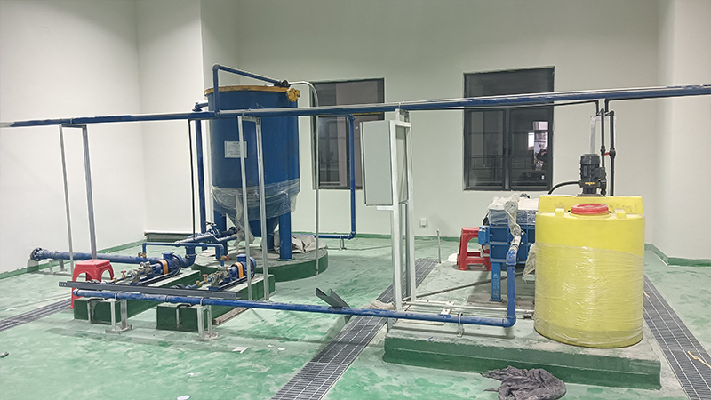 湖南加藥裝置安裝調(diào)試現(xiàn)場(chǎng)